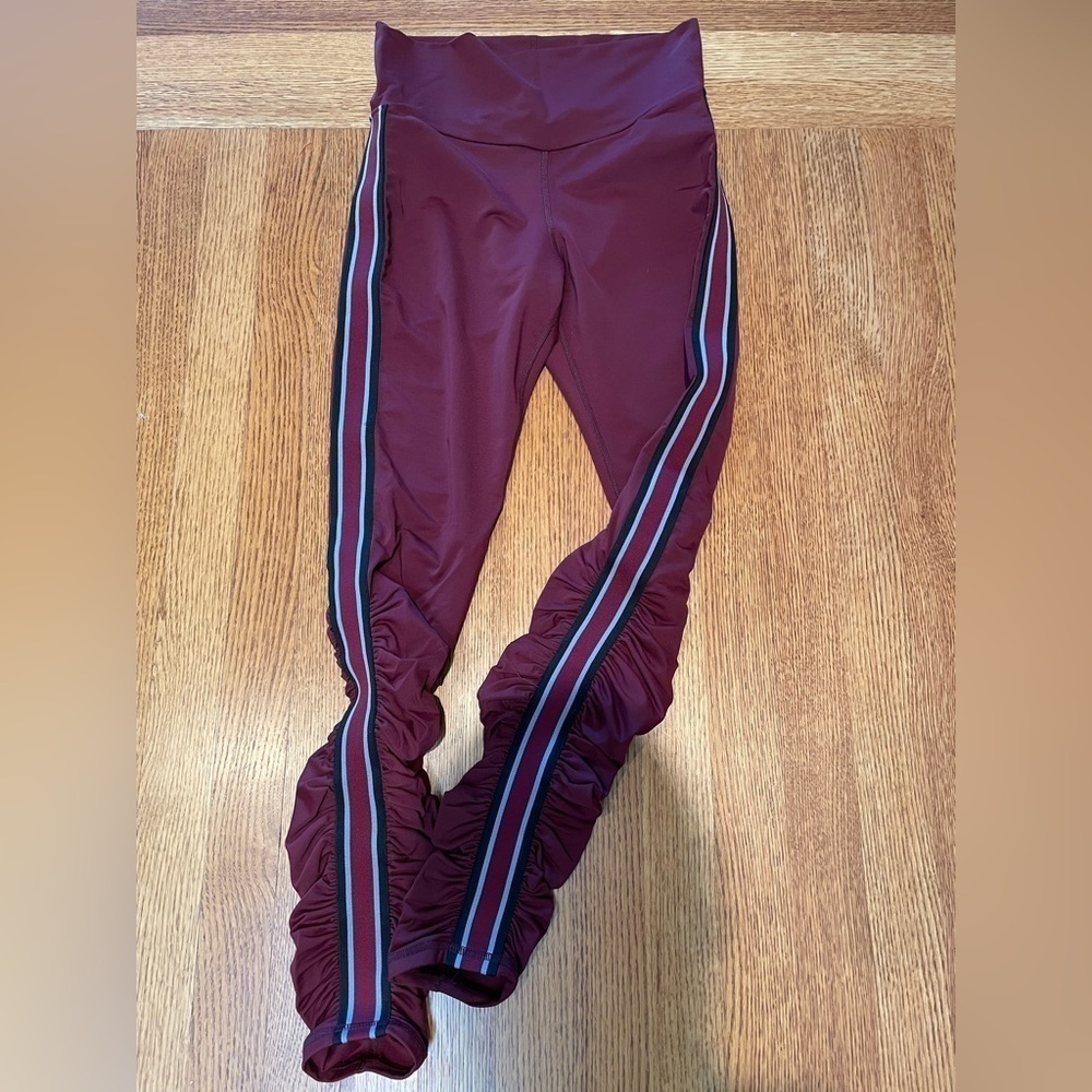 Michi burgundy ruched workout leggings